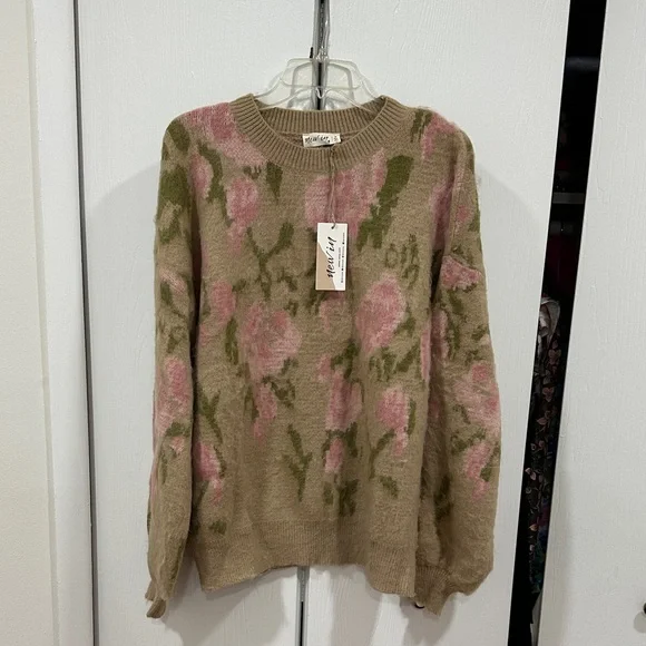 Floral Knit Fuzzy sweater - Picture 1 of 6